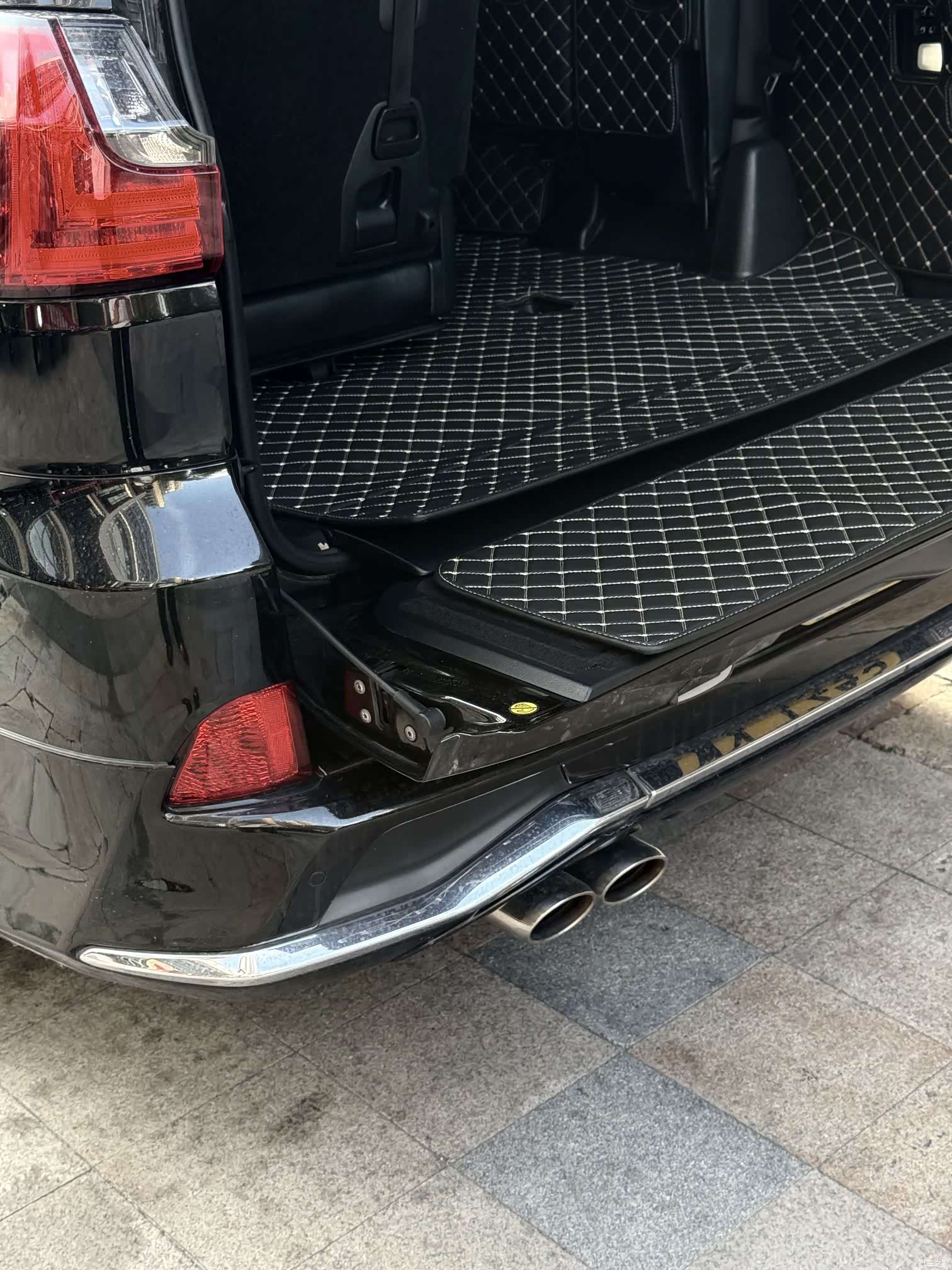 Lexus LX, 2022 25