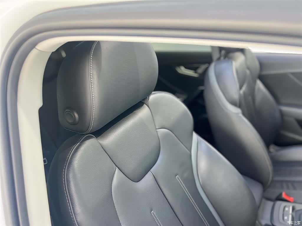 Audi Q2L, 2023 14