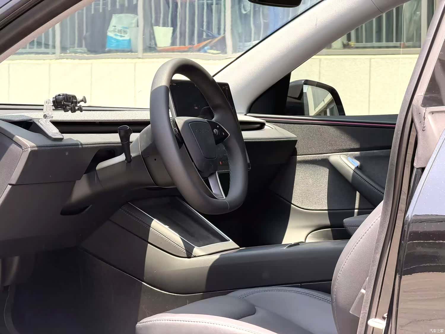 Tesla Model Y, 2025 6