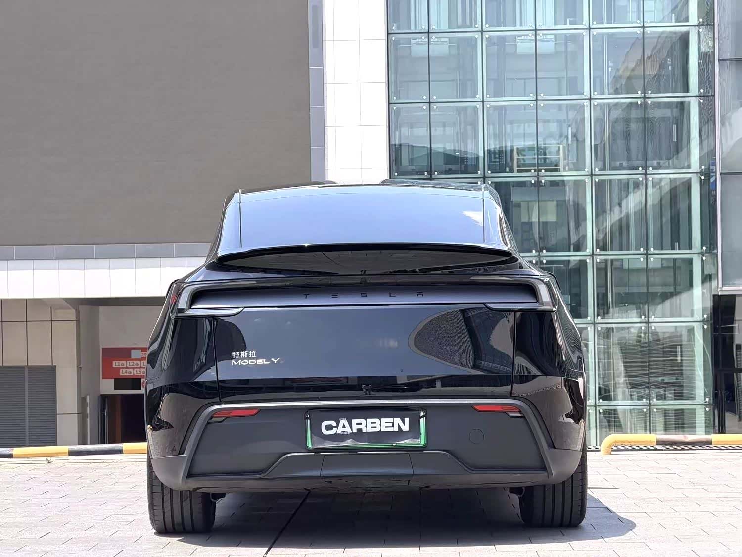 Tesla Model Y, 2025 11