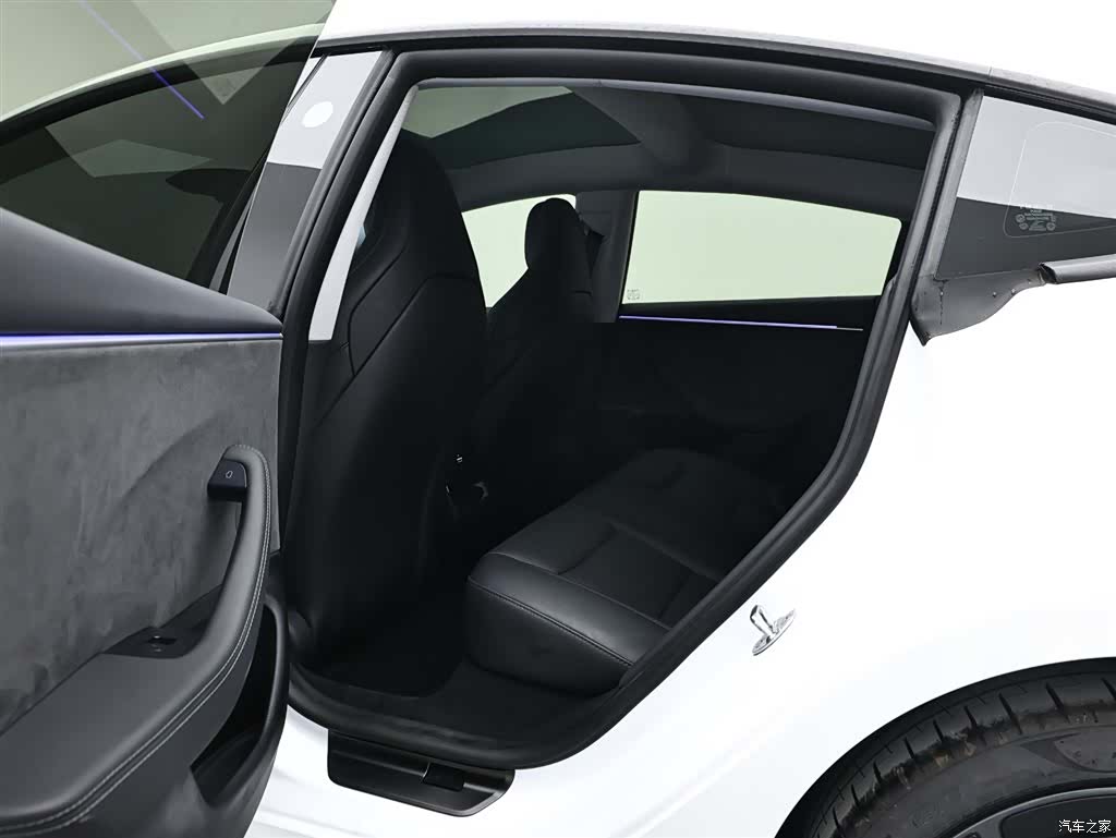 Tesla Model 3, 2024 15