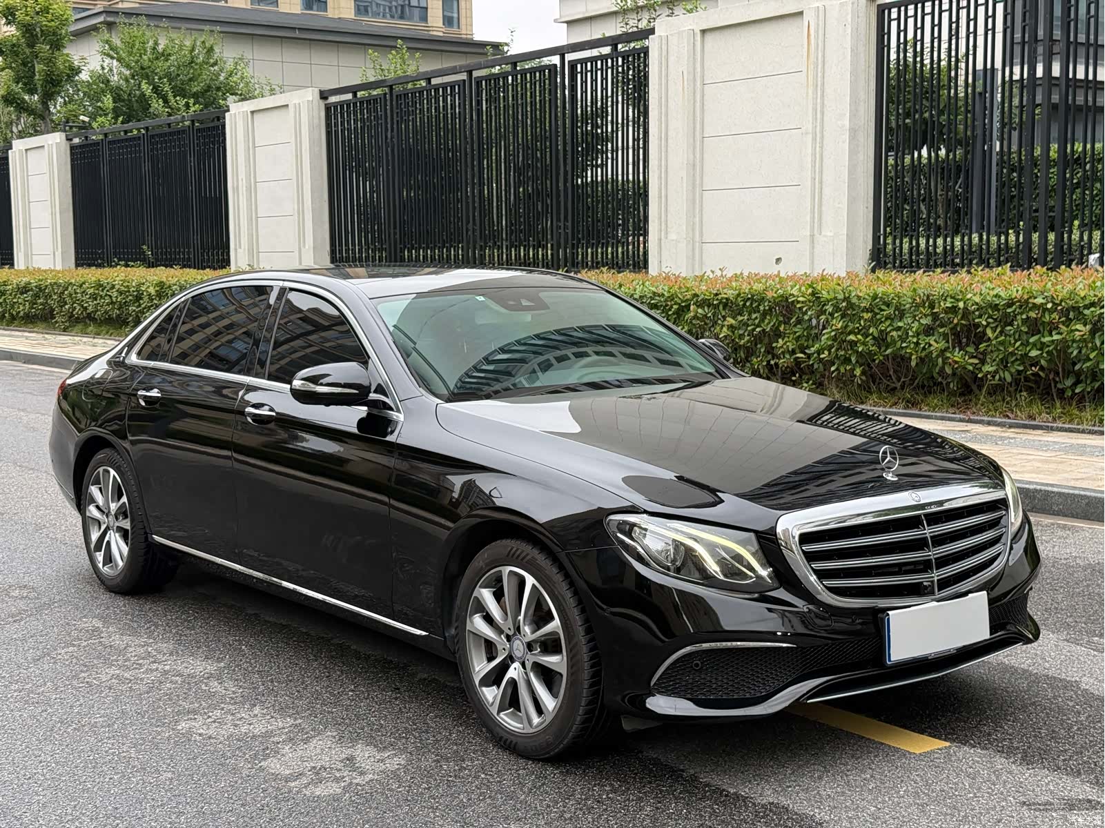 Mercedes-Benz E-Class, 2017 3