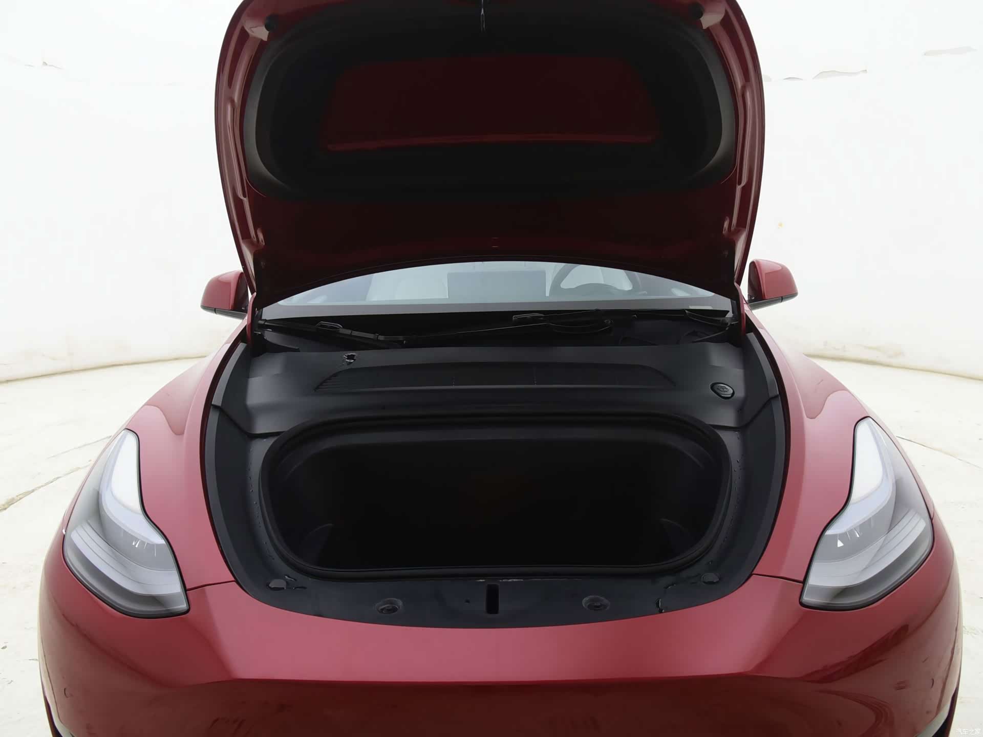 Tesla Model Y, 2023 15