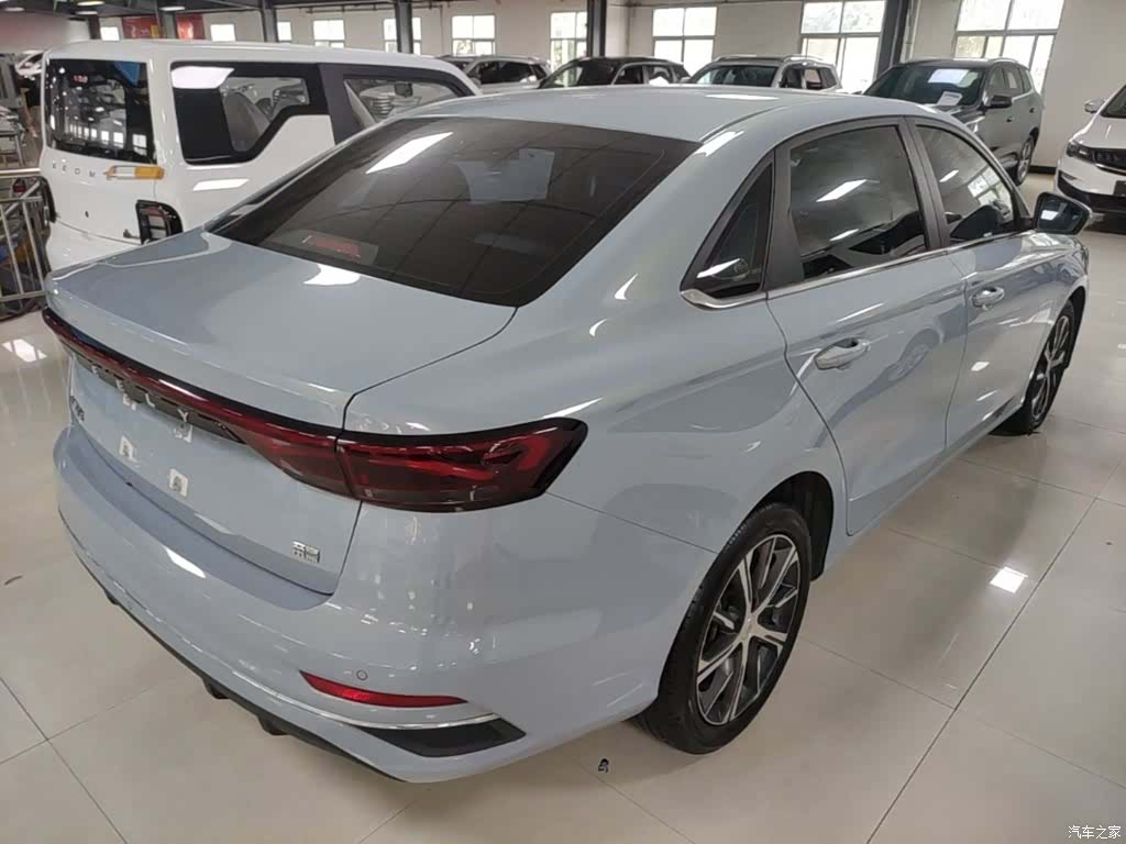 Geely Emgrand, 2023 7