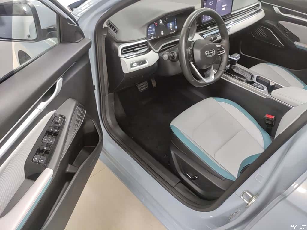 Geely Emgrand, 2023 16