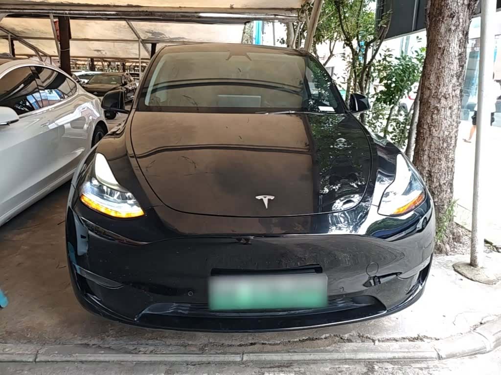 Tesla Model Y, 2022 3