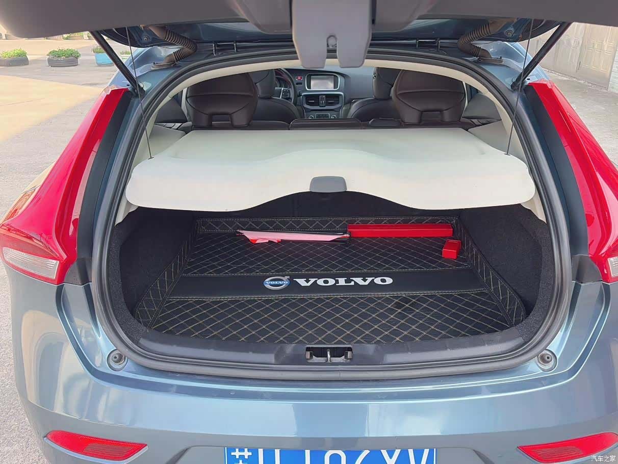 Volvo V40, 2014 все фото