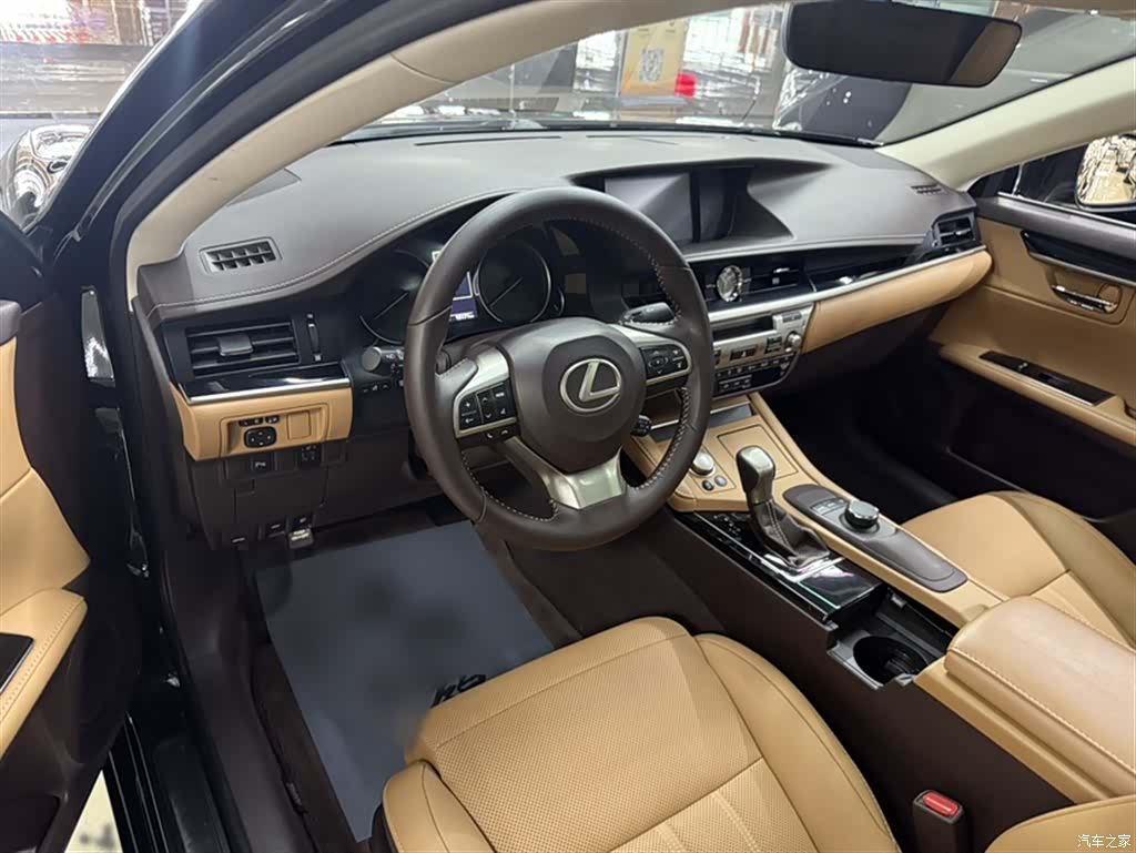 Lexus ES, 2018 8