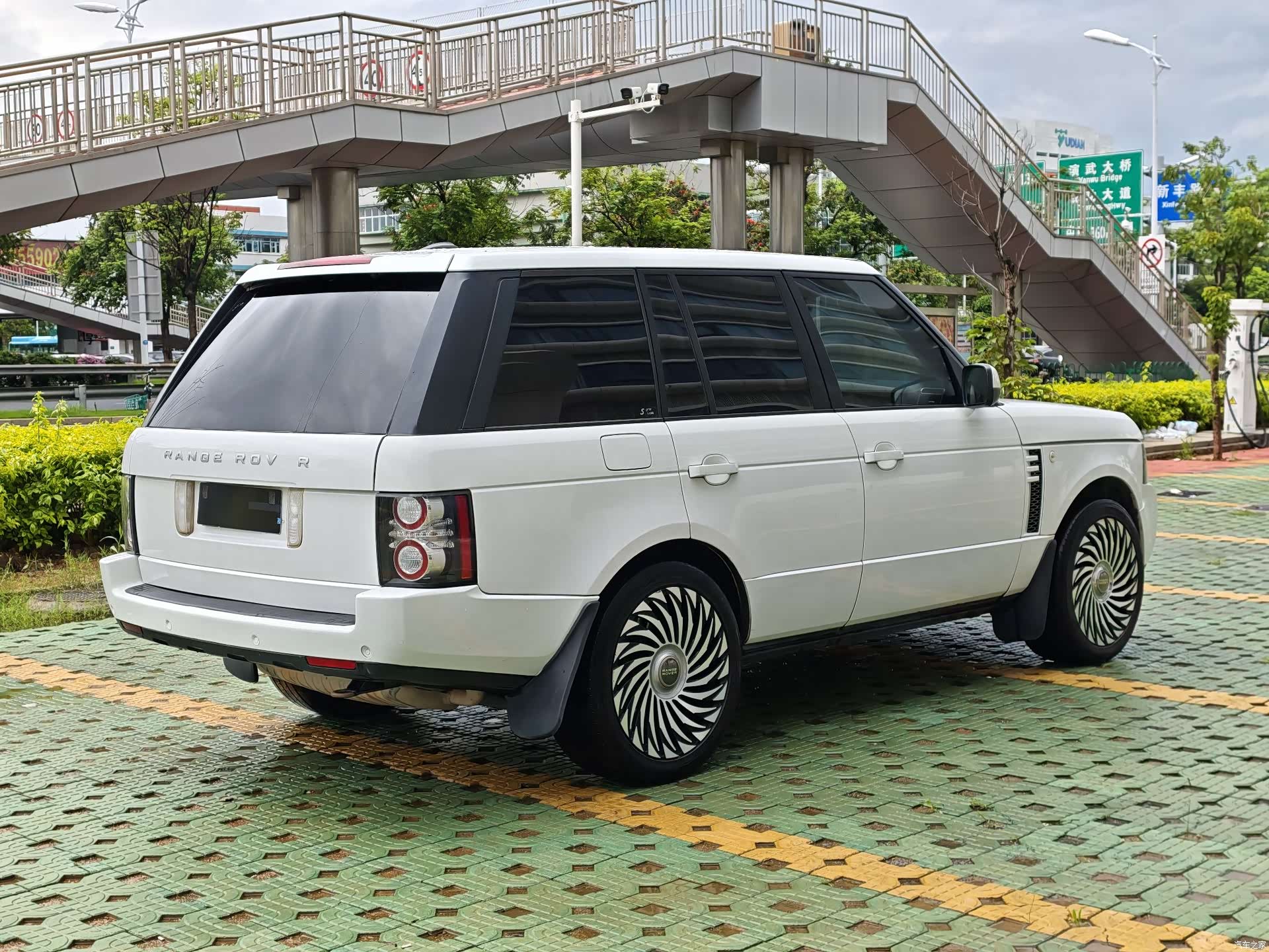 Land Rover Range Rover, 2012 10