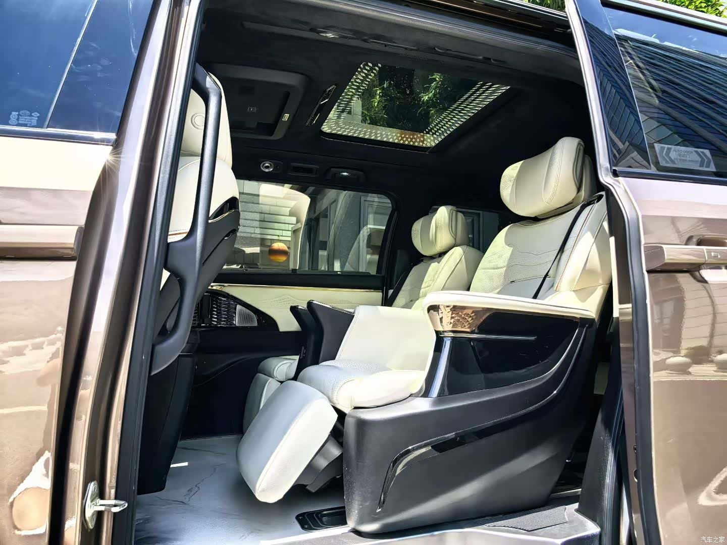 Trumpchi M8, 2023 4