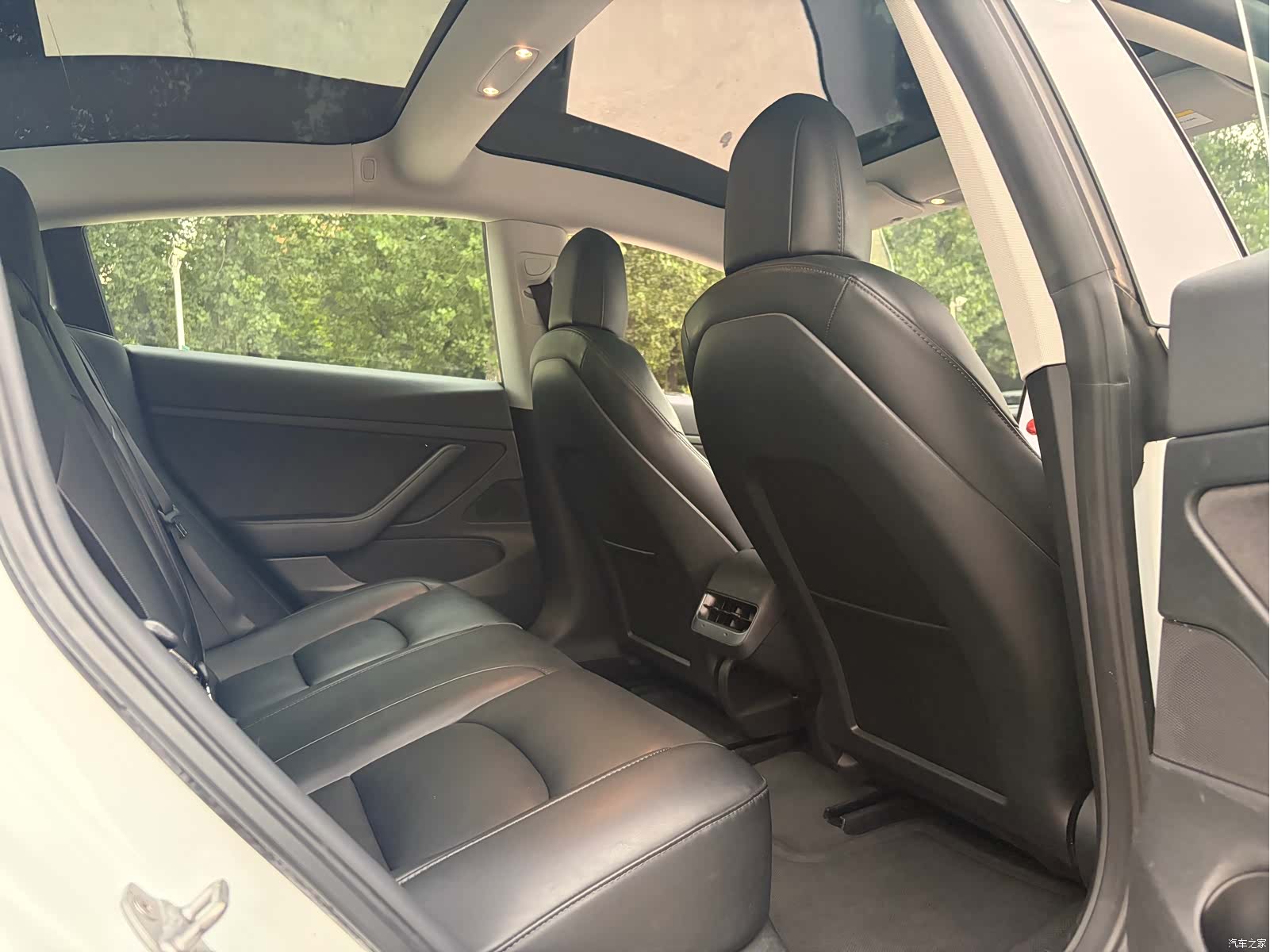 Tesla Model 3, 2020 15