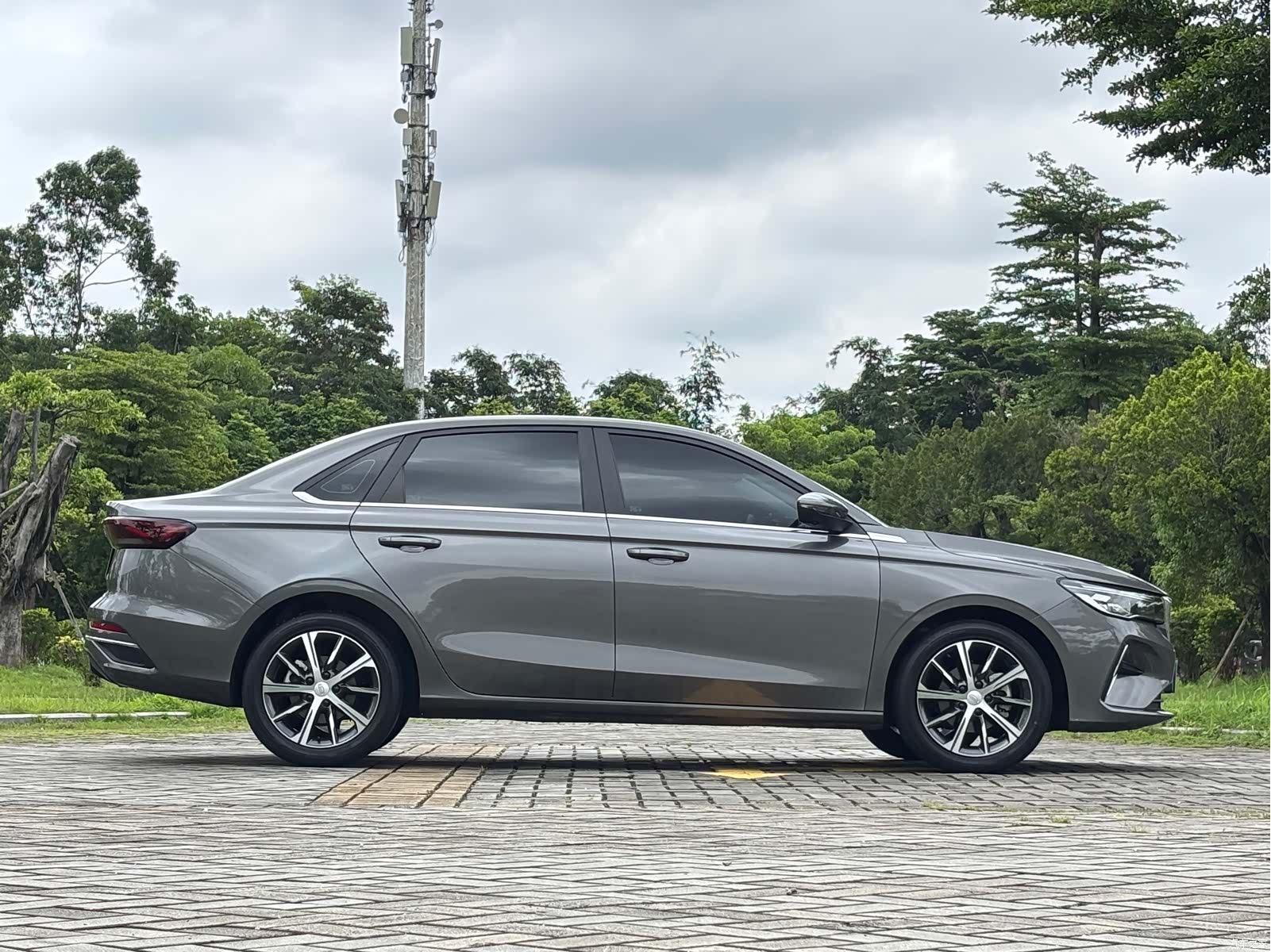 Geely Emgrand, 2022 10