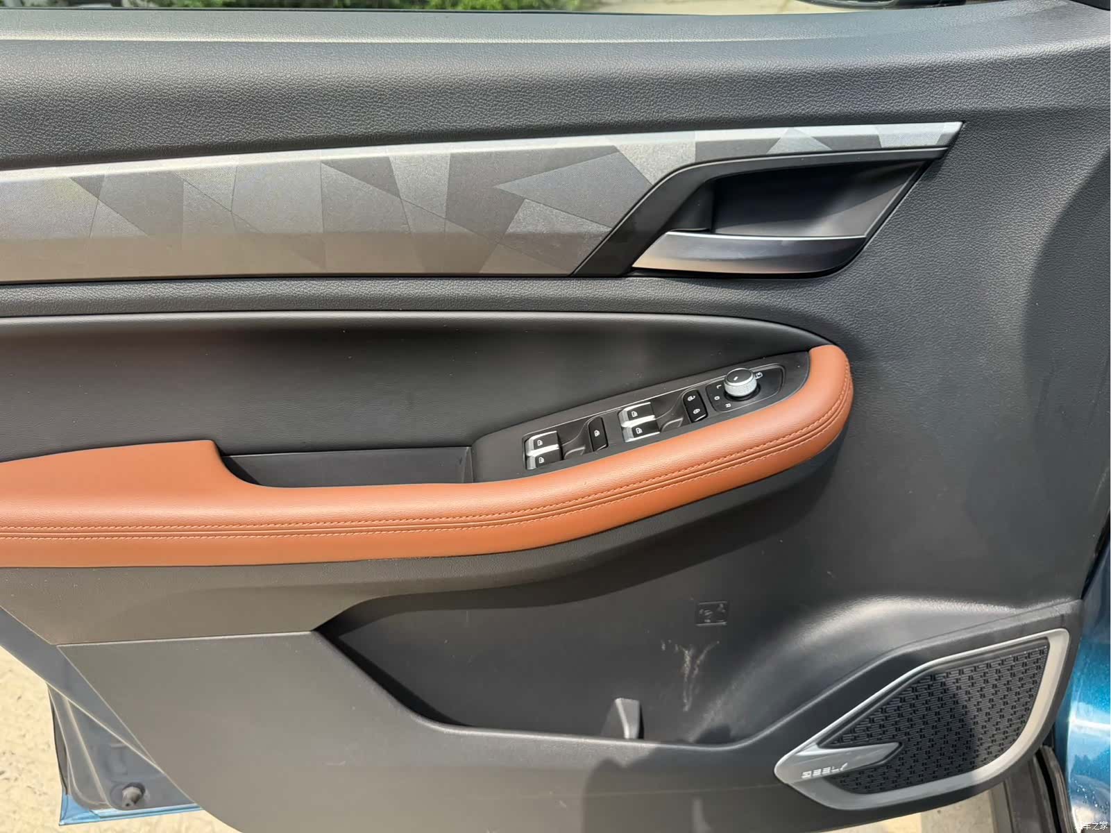 Geely X6, 2022 9