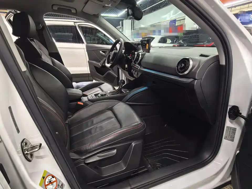 Audi Q2L Audi Q2L