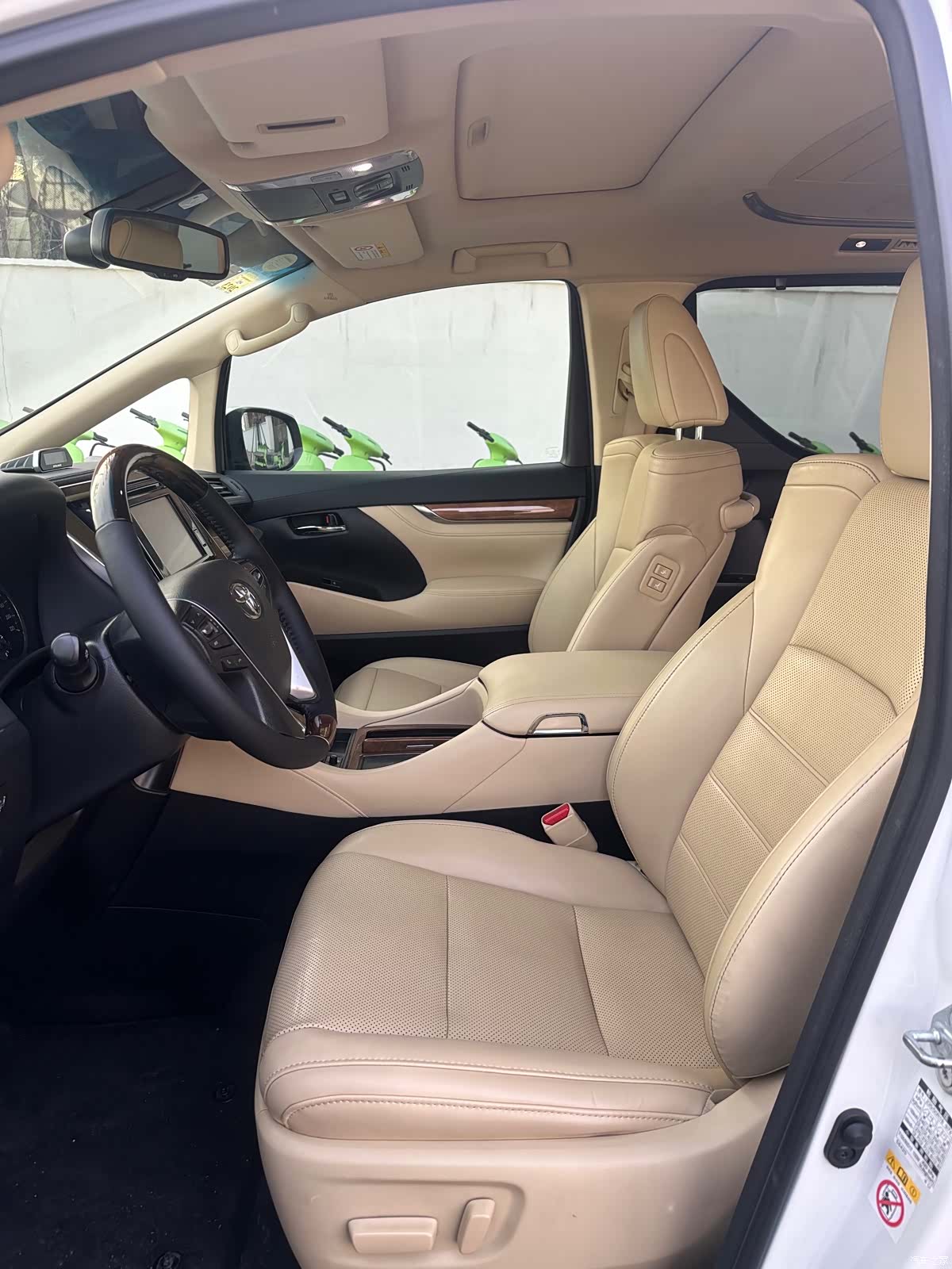 Toyota Alphard, 2017 все фото