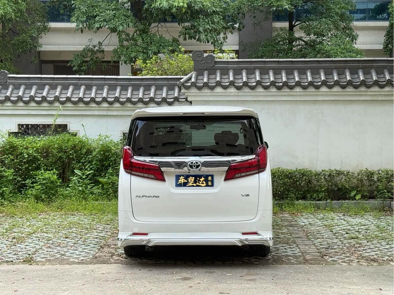 Toyota Alphard, 2016 все фото