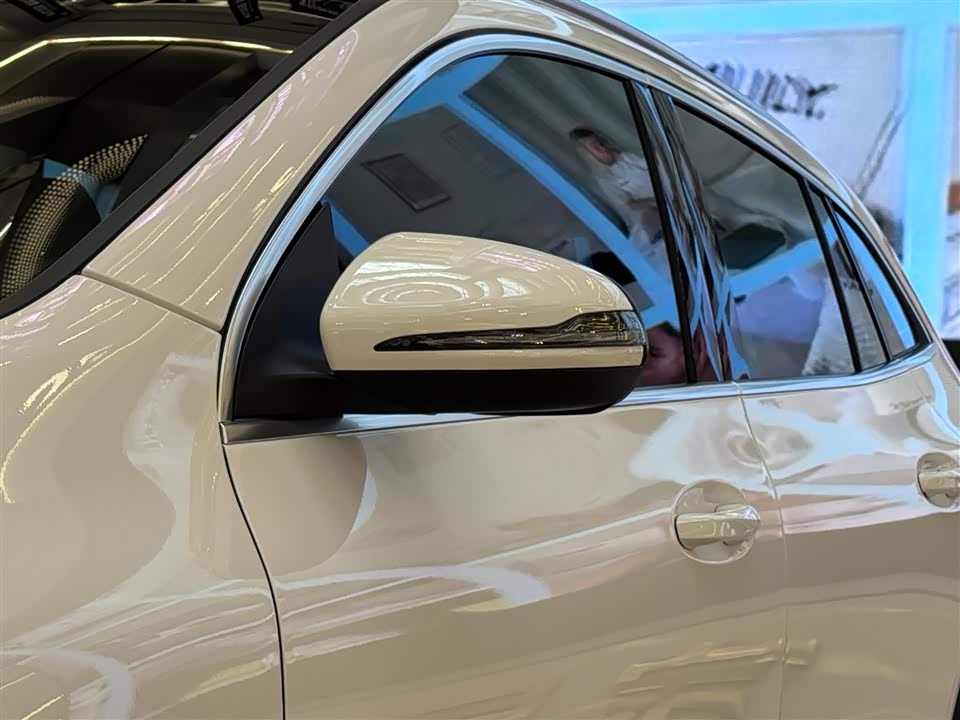 Mercedes-Benz GLA Mercedes-Benz GLA