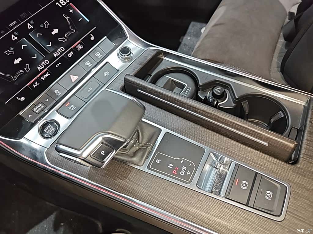 Audi A7L, 2023 14