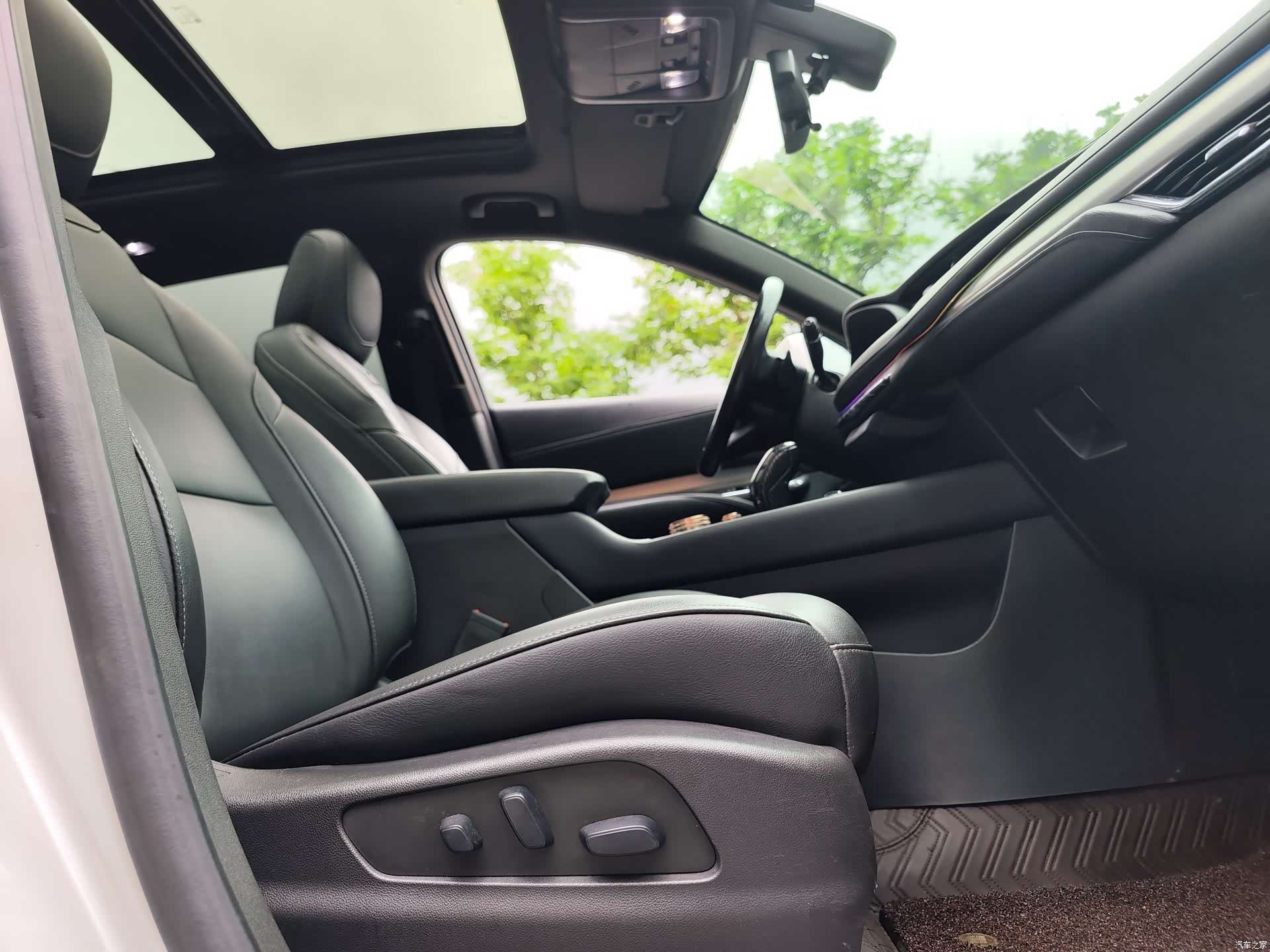 Cadillac XT4, 2019 12