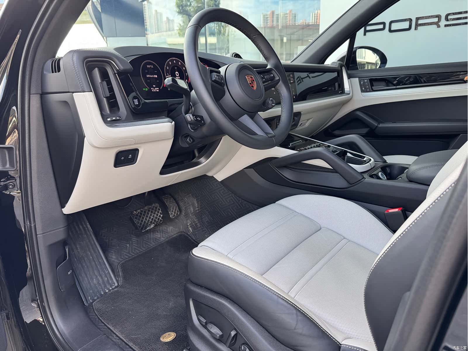 Porsche Cayenne, 2026 12