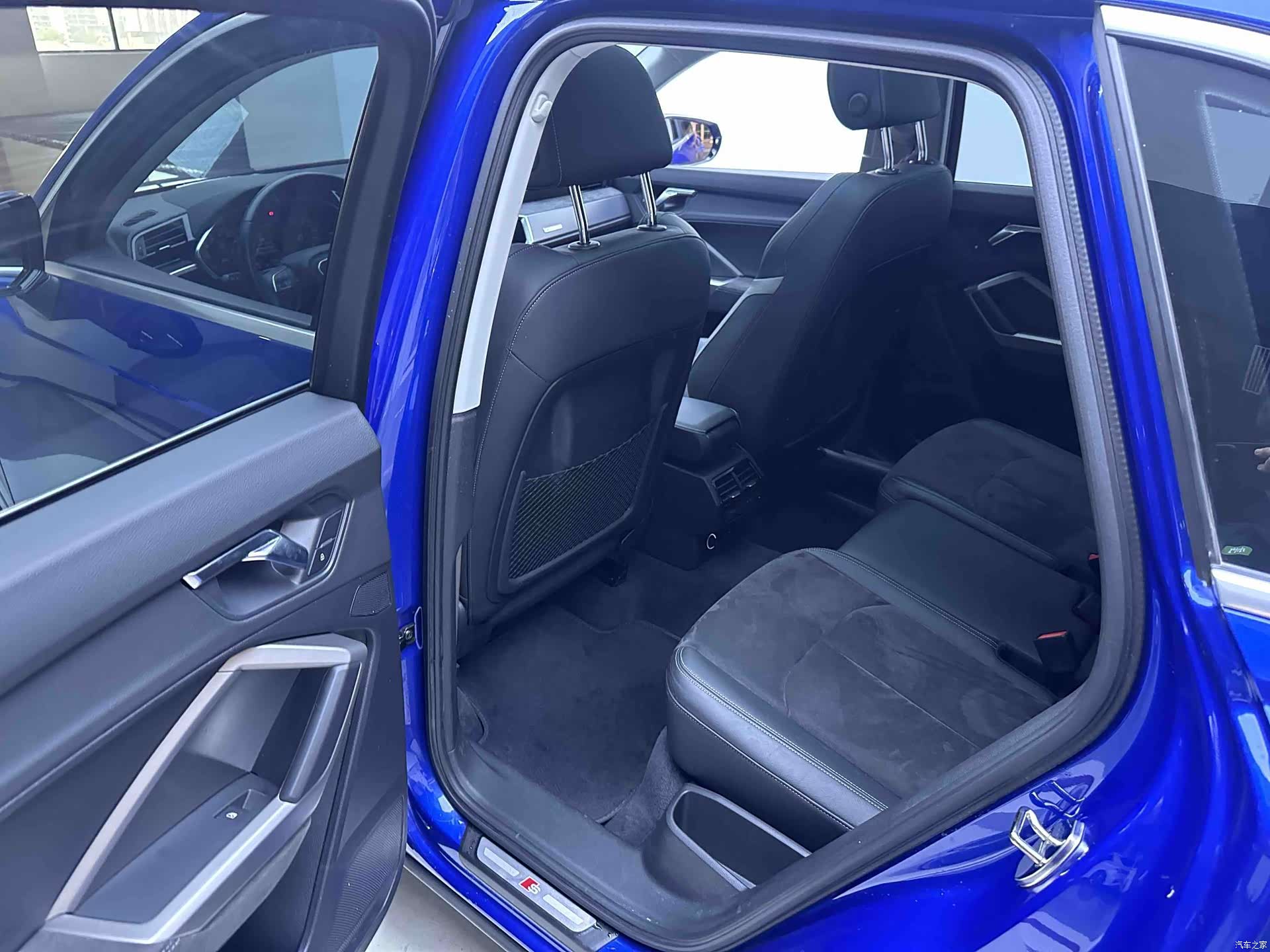 Audi Q3, 2022 11