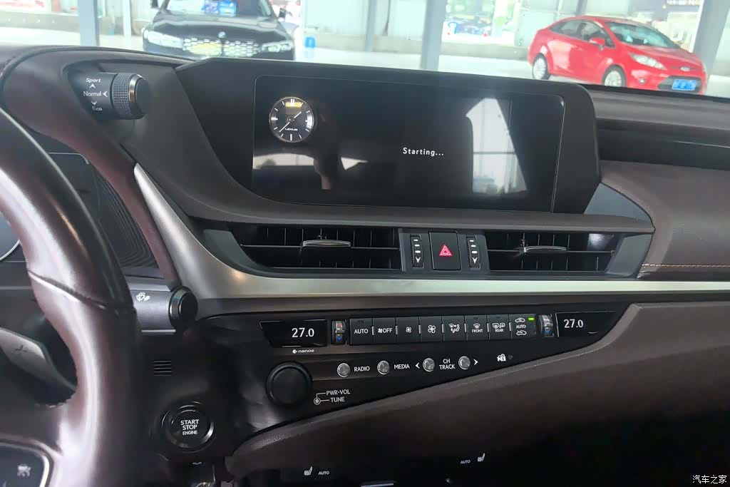 Lexus ES, 2020 13