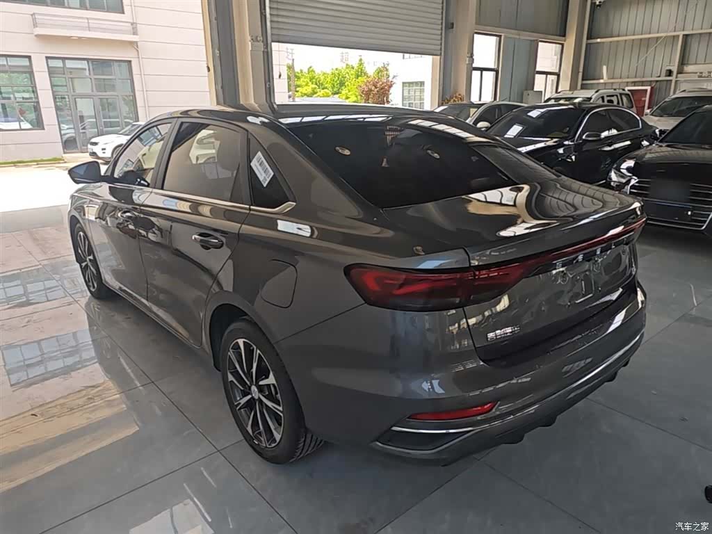 Geely Emgrand, 2025 все фото