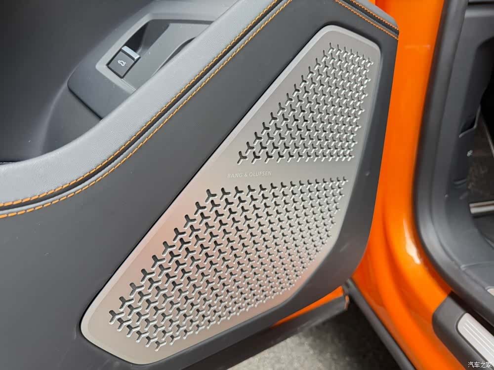 Lamborghini Urus, 2023 12
