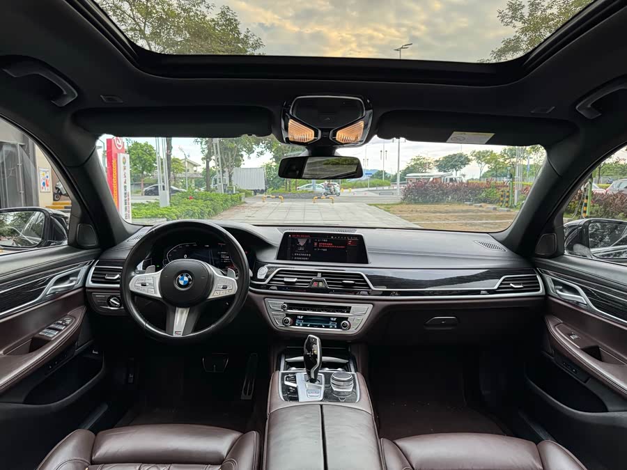 BMW 7-Series 2022, фото 8