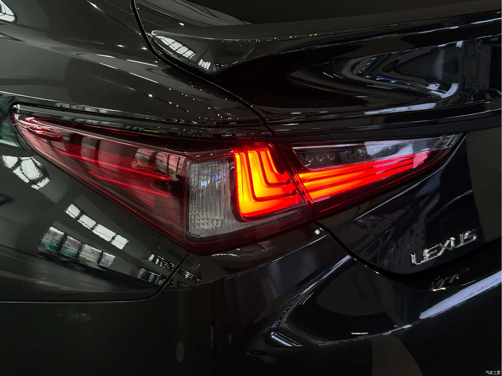 Lexus ES, 2022 26
