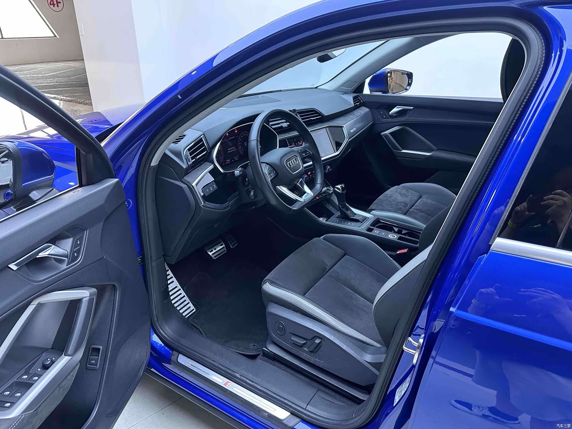 Audi Q3, 2022 9