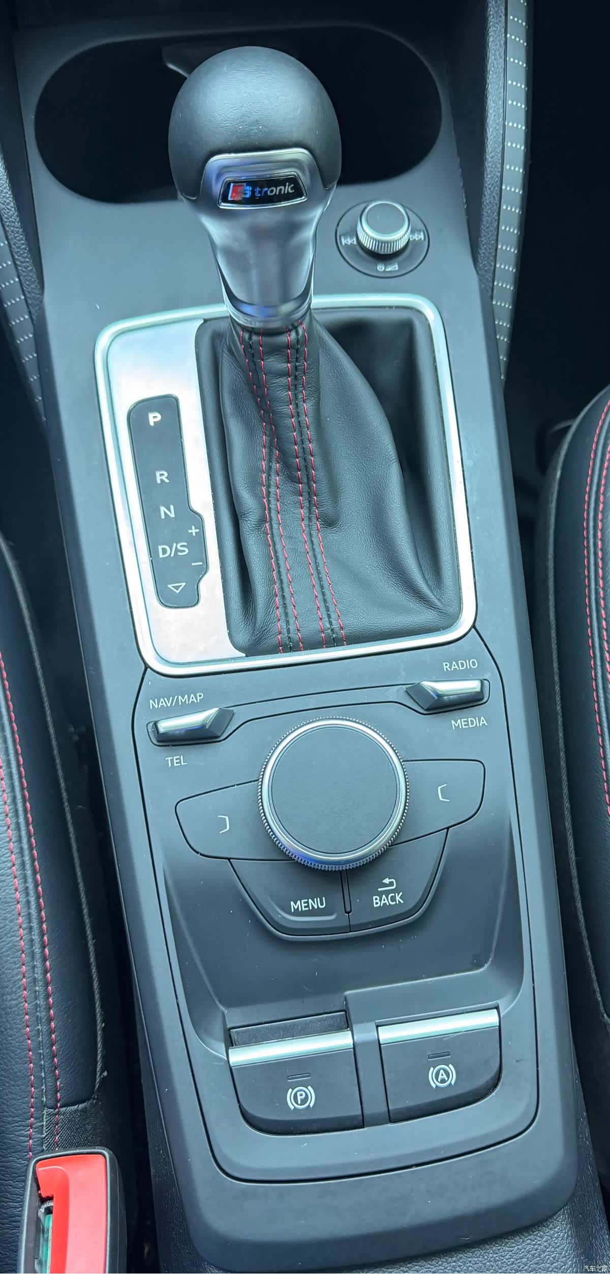 Audi Q2L, 2022 9