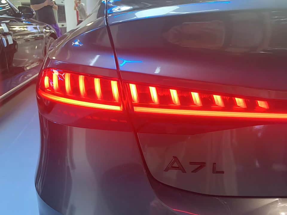 Audi A7L