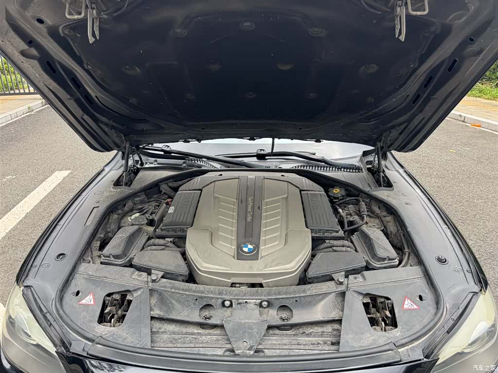 BMW 7 Series, 2011 16
