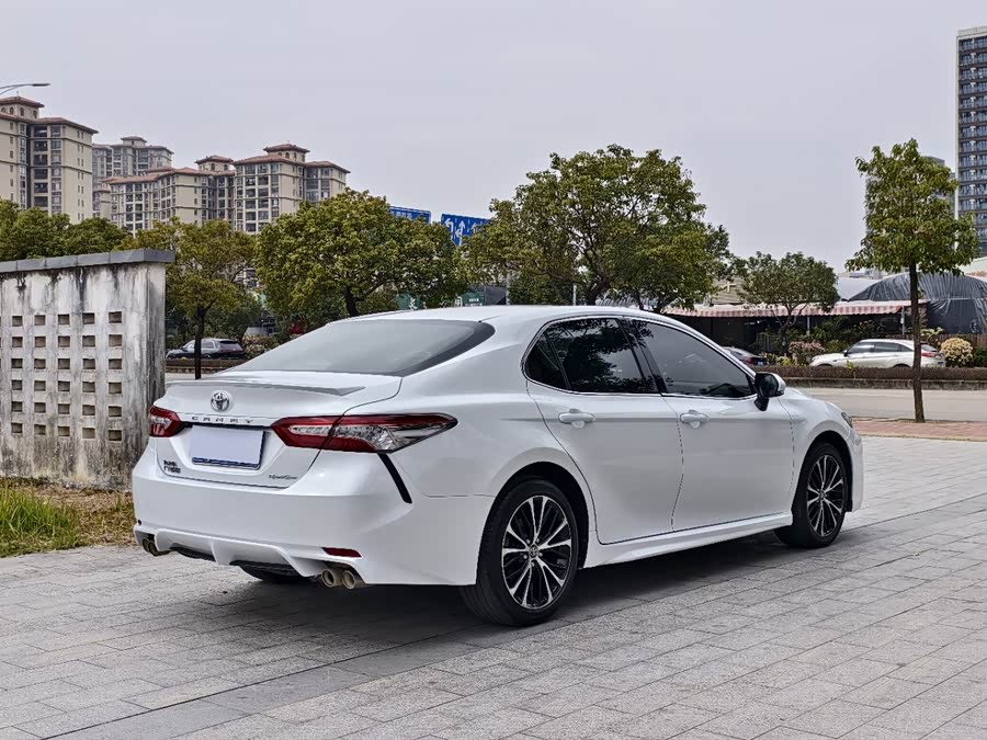 Toyota Camry 2019, фото 9