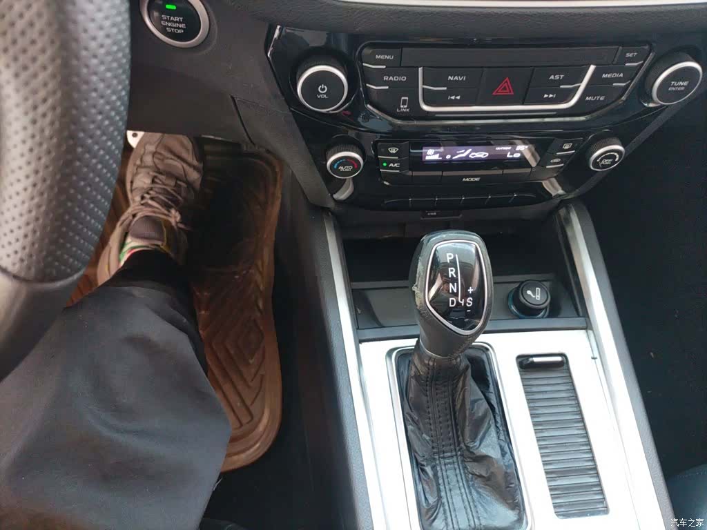 Geely X6, 2017 14