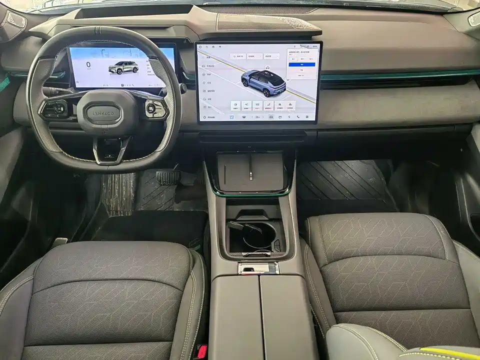Lynk & Co 08 EM-P