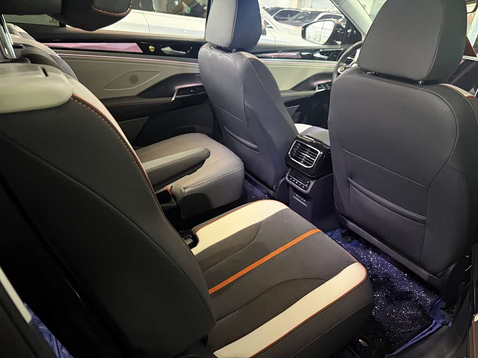 Volkswagen ID.6 CROZZ