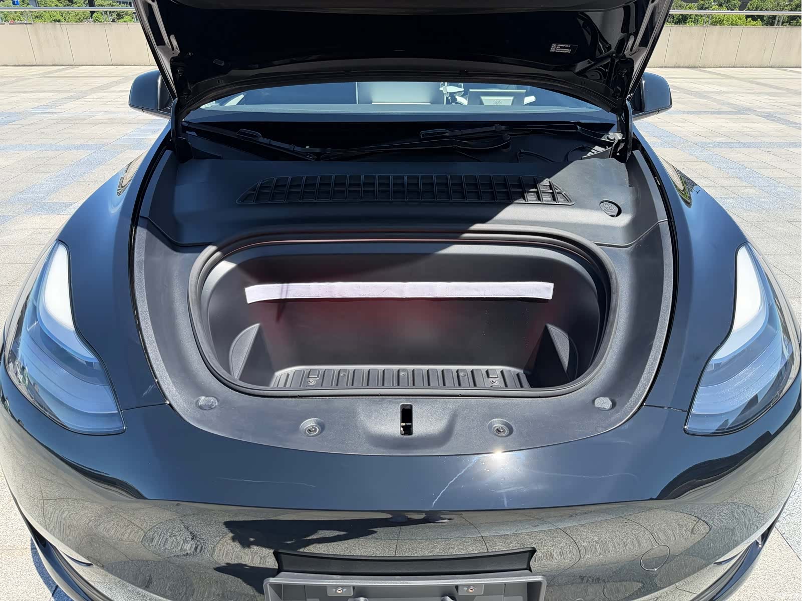 Tesla Model Y, 2023 12