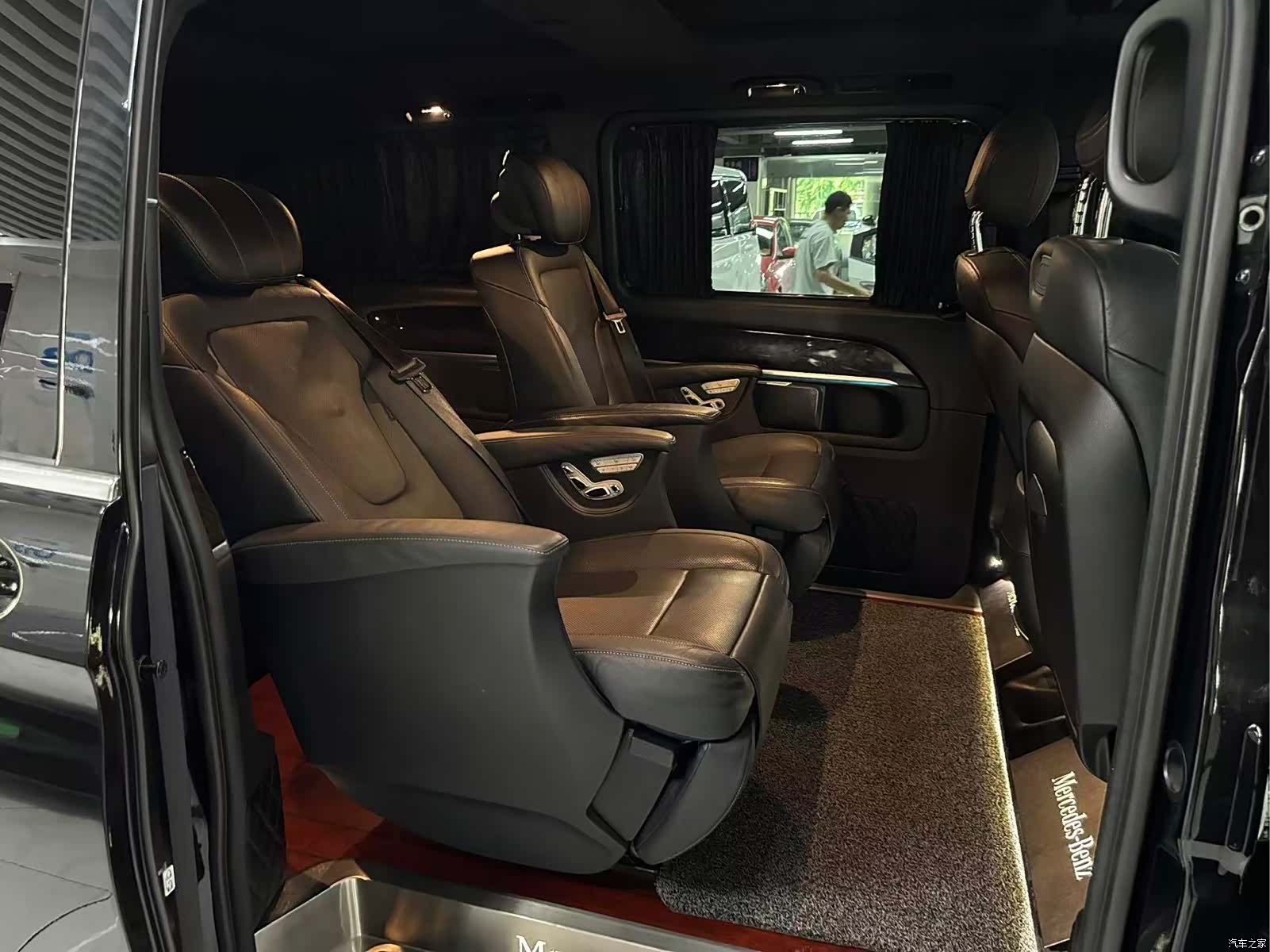 Mercedes-Benz V-Class, 2020 13