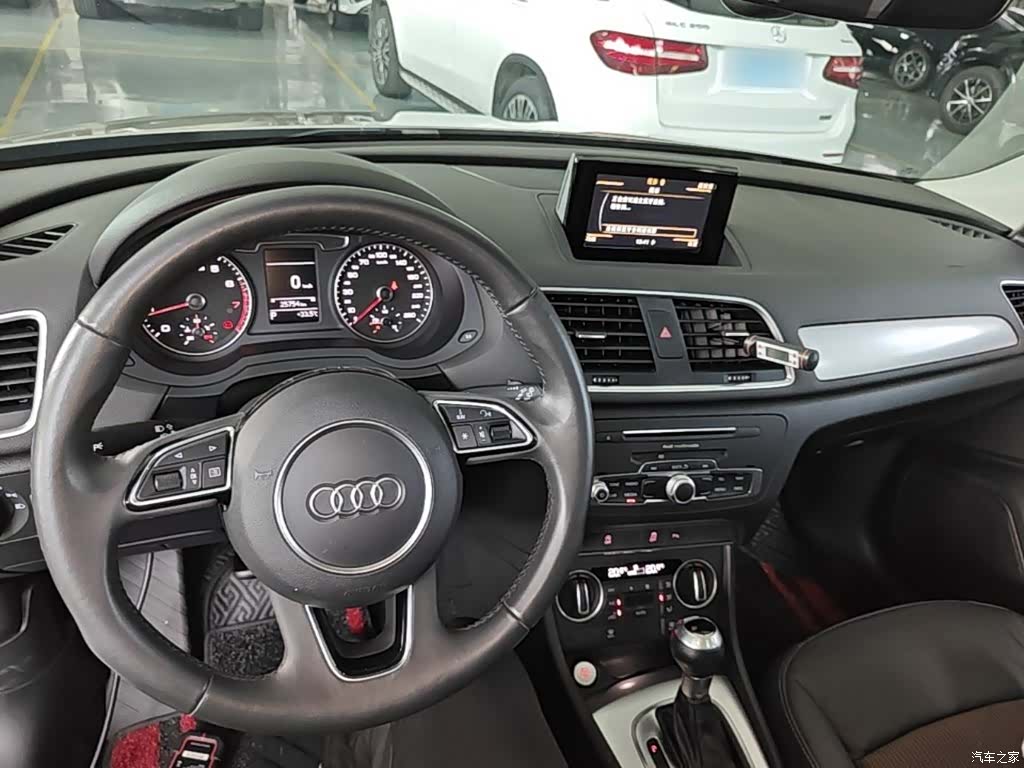 Audi Q3, 2018 10