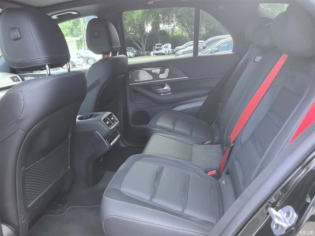 Mercedes-Benz GLE, 2025 13