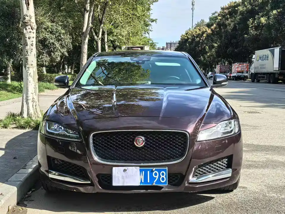 Jaguar XFL