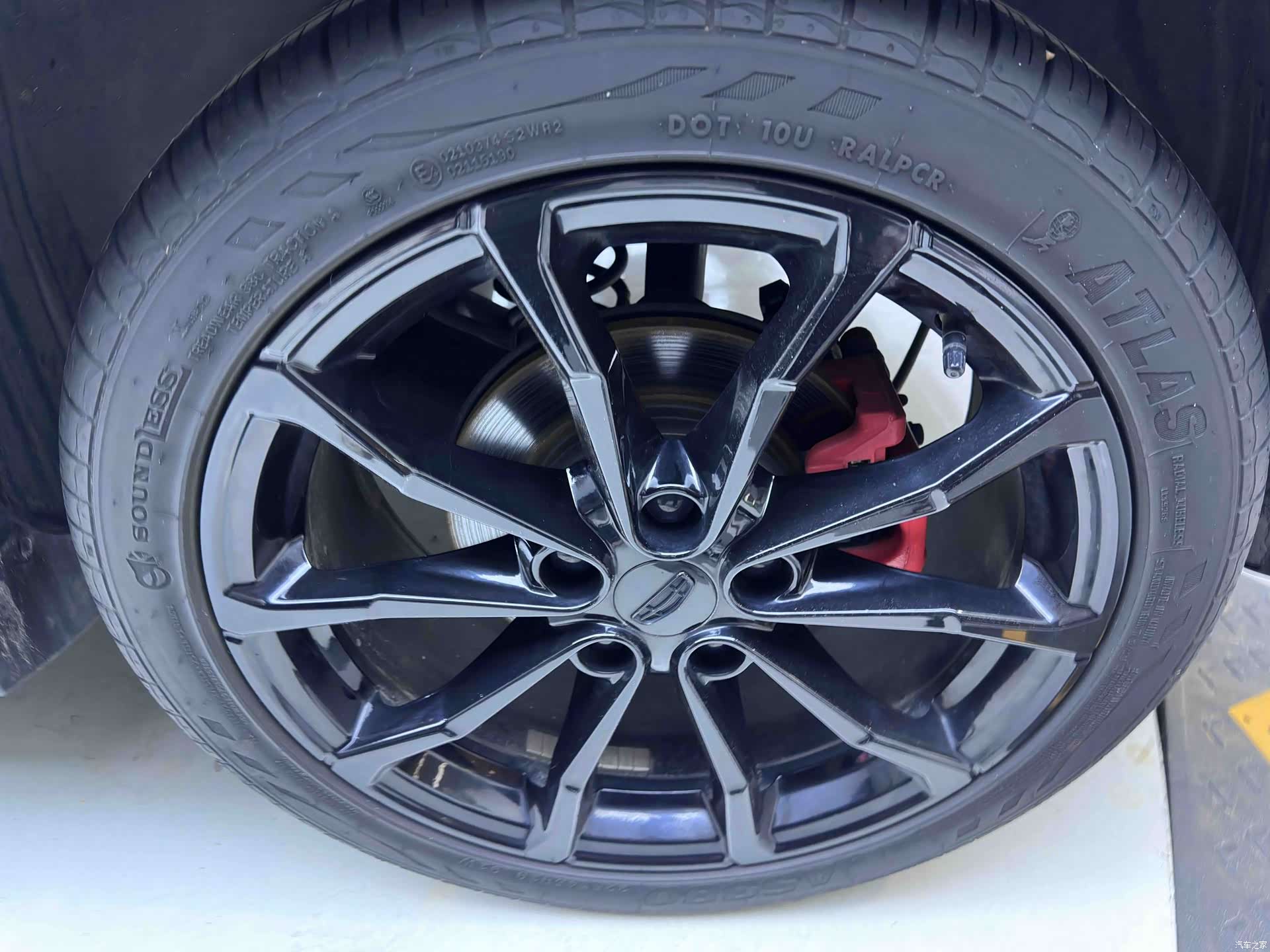 Geely Emgrand, 2022 22