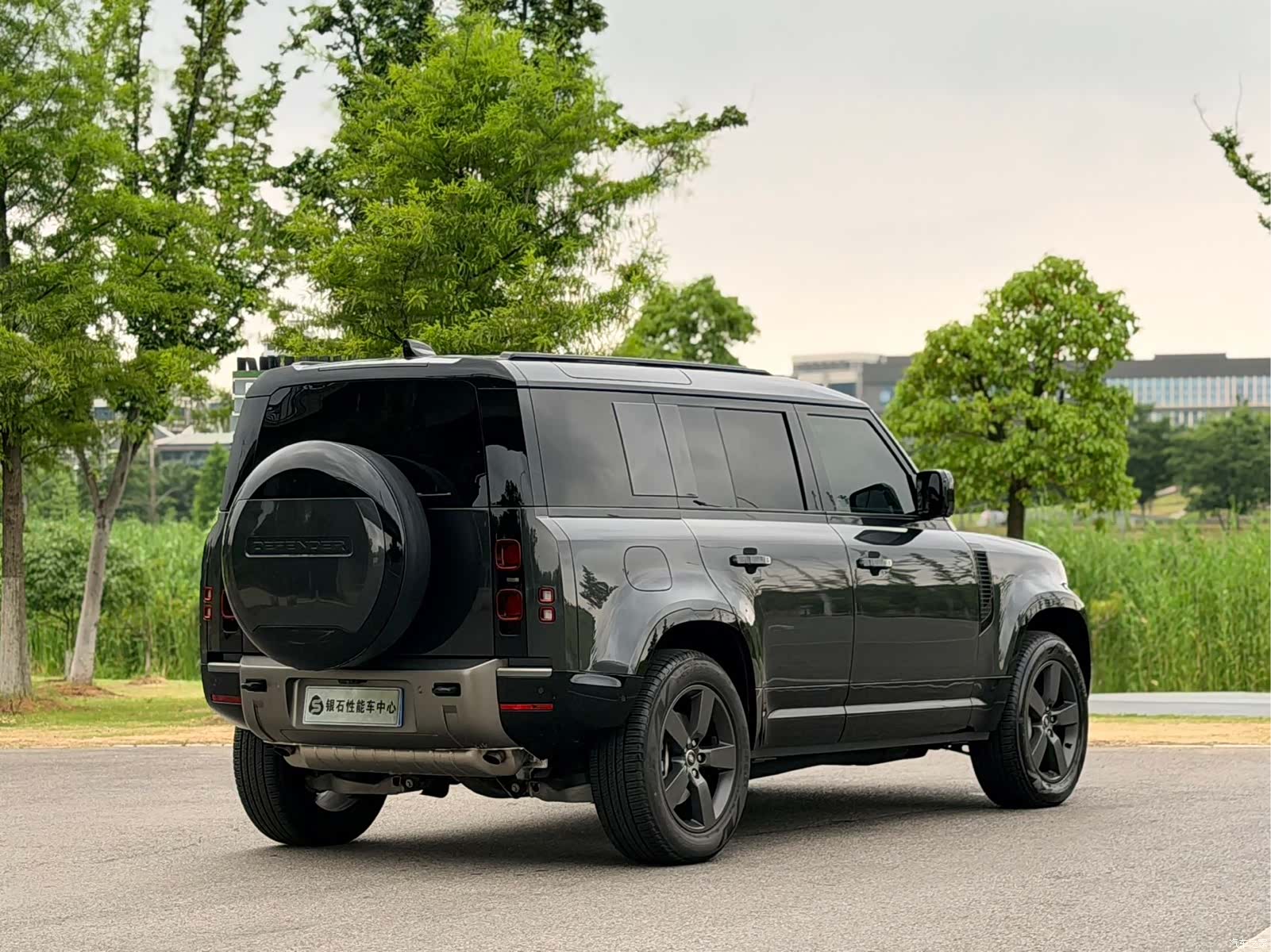 Land Rover Defender, 2026 19