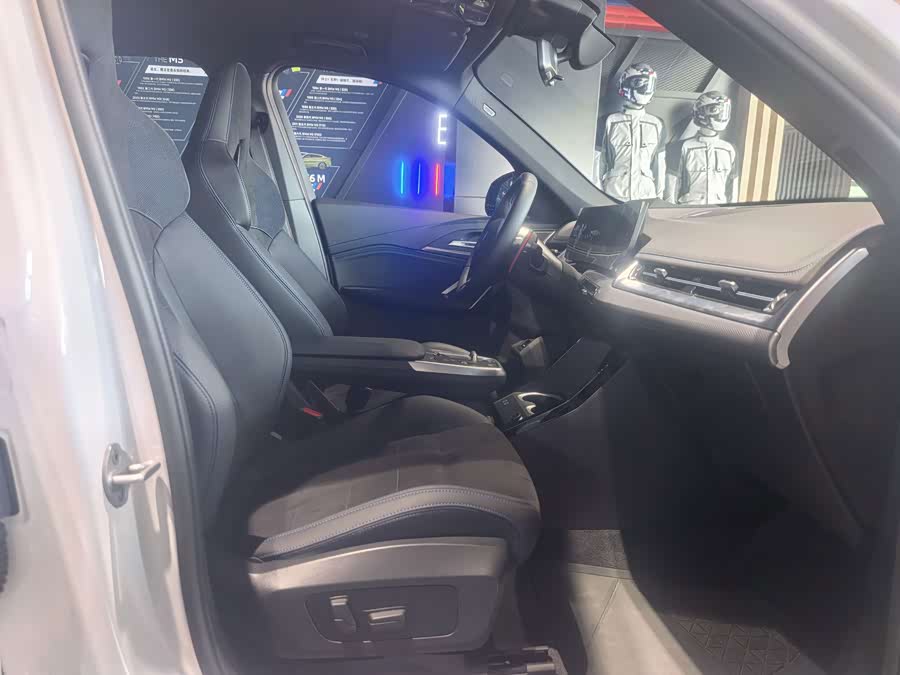 BMW X1 M35Li 2025, фото 13