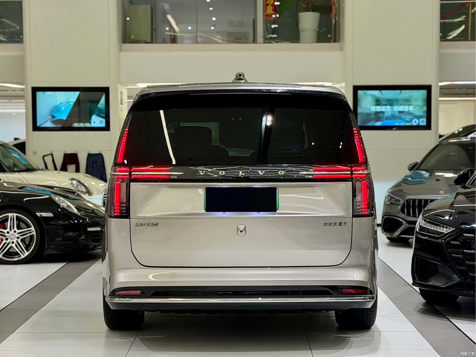 Volvo EM90, 2026 все фото