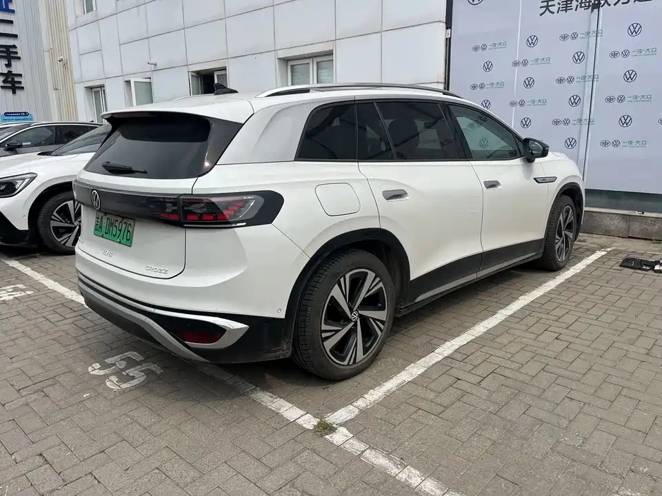 Volkswagen ID.6 CROZZ