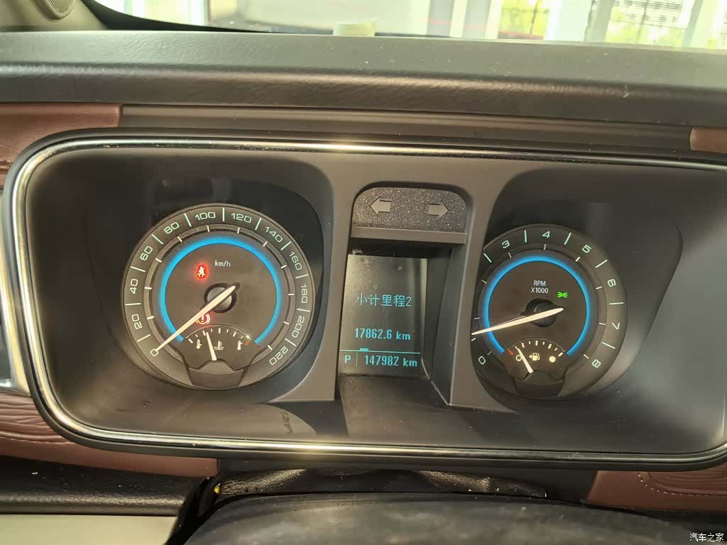 Buick GL8, 2016 12