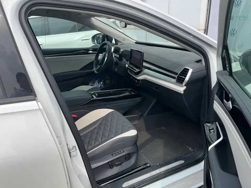 Volkswagen ID.6 CROZZ